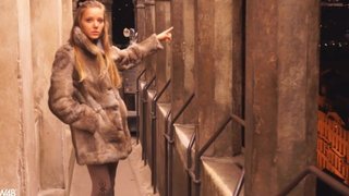 La espectacular modelo Katya Clover posa con un tapón en el trasero