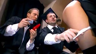 Varias colegialas echadas por profesores en un instituto de lujo