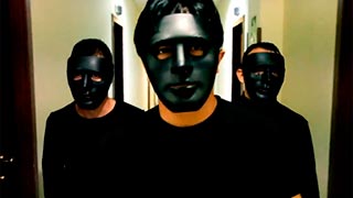 Tres encapuchados abusan de una chava indefensa en un gangbang