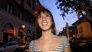 La primera vez de Tina Hot - La convencieron por lana