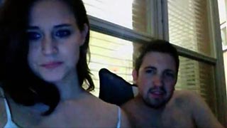 Revolcón casero de una pareja que se graba el festín cogiendo para internet