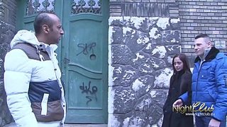 ¿Cuánto dinero quieres por dejarme coger a la puta de tu novia?