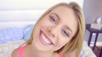 Espectacular chavita rubia de ojos azules súper guapa y muy divertida