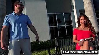 Adiós a mi vestido rojo y te cojo con movimientos de cadera