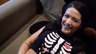 Katrina Jade echando pasión en casa con su jale. Delicioso POV