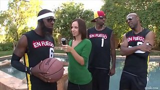 Cogiendo con negros pandilleros amantes del baloncesto. Jada Stevens y Emy Reyes
