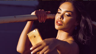 Chava callejera Selena Rose empieza echando pasión en el carro y termina en la cama