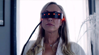 Analizando a una súper mujer en la empresa interactiva CIRIS. Brandi Love