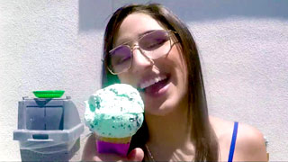 La culona nalgona Abella Danger come helado y luego verga