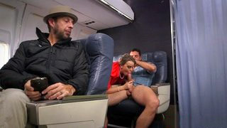 DP Star Sex Challenge: La azafata Alexis Adams cogiendo en el avión