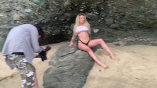 Sesión fotográfica en la playa con una chulada llamada Luna Skye