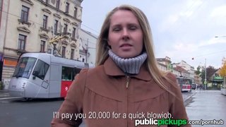Un clásico de Public Pickups. Sobornando a Zuzana Zeleznovova
