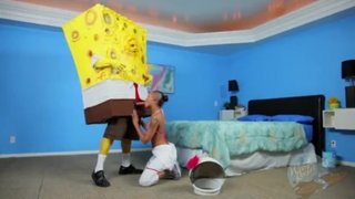 Bob Esponja tiene sexo oral. ¿A quién se la van a mamar debajo del mar?