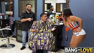 Rose Monroe se coge a un peluquero por venganza