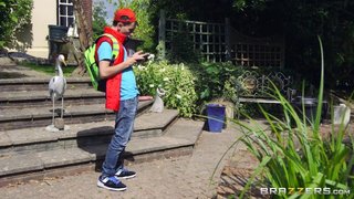 Pokemon Go - La parodia porno de Brazzers. Pikachu, Vaporeon y Charizard