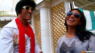 El rey del porno echando pasión con latina bien buena en Las Vegas. Emy Reyes