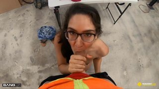 Hippie latina cogida por la asistencia en carretera. Xaya Lovelle