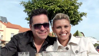 Viaje romántico de Elvis y Amanda a la hermosa Sevilla