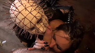 Hellraiser - Cabeza de alfiler demoníaca con tetotas