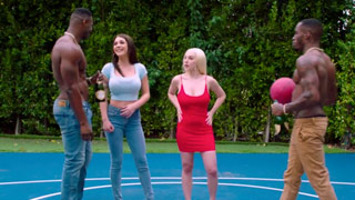 Chavas chichonas prefieren las vergas negras grandotas que jugar basquetbol