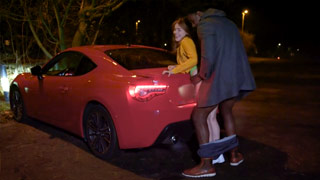 Novia enamorada del Toyota Supra y la verga grandota de su novio. Jia Lissa