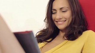 Café para dos. Michaela Isizzu