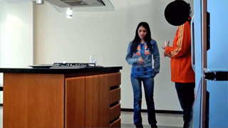 Juanito el de la Roja se echa un palito con todas las asistentas que puede