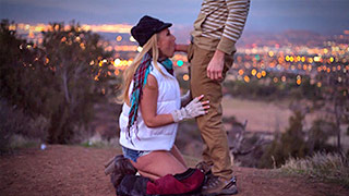 Dándole por el trasero a la exuberante AJ Applegate