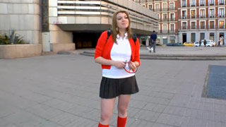 Quedamos con Sofia Sanchez en una iglesia para desvirgarle el trasero