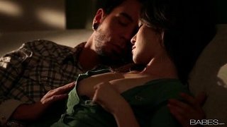 Tiffany Fox haciendo el amor con poca luz