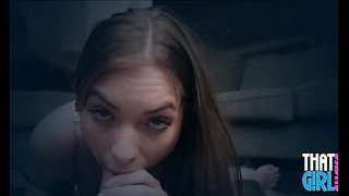 Chúpamela suave con esta luz tenue. Summer Brooks