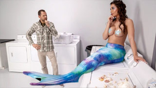 Una linda sirena se perdió en una lavandería. Desiree Dulce