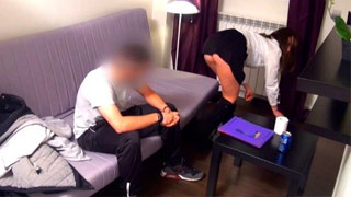 Maestra de idiomas bien emocionada de enseñar un buen francés. Ana Dufermont, ¿cómo ves?