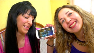 La mejor amiga de África debuta en el porno gracias a ella en un trío bien chido