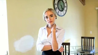 Es mala en su chamba pero sabe coger bien al jefe. Naomi Woods