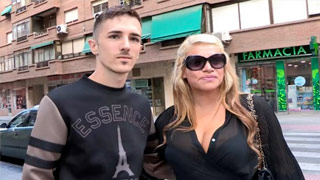 Tráeme a otro chavo que me lo cojo. Alexa Blune