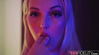 Morra europea checa de piel blanca. Lovita Fate