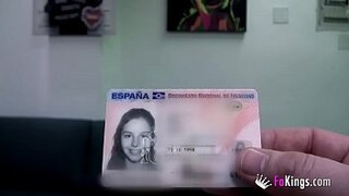 Colegiala española de 18 años casi virgen. Alba Colegiala