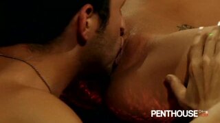 Médico satisface a su paciente. Mary Jane Johnson