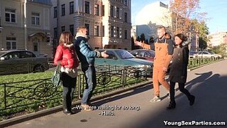 Leza Balezi y Mary Dee se cambian a sus jainas pa' probar nuevas vergas