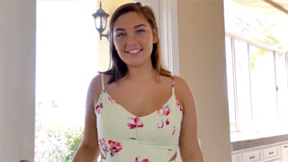 Vengo todo sonriente porque sé que me va a coger una buena verga. Vivian Taylor