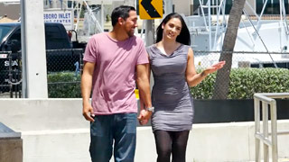 Espectacular madura puertorriqueña echando pasión al aire libre. Sheena Ryder