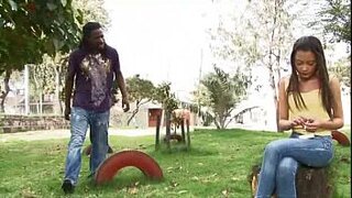 Primera cogida interracial para la hermosa adolescente Tami Fabiana