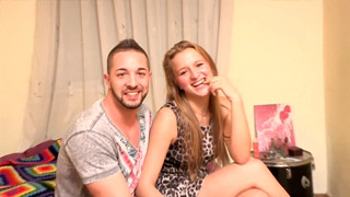 Una barbie de 19 años con un culo espectacular. Víctoria y Leo