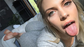 Rubia de buen pompis hace sextape con su novio. Allie Nicole