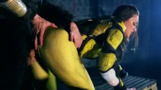 Power Rangers. Parodia XXX - Parte 4. Goldar se chinga al Power Ranger amarillo