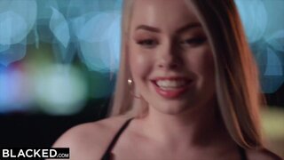 ¿Qué chava rechazaría una oportunidad con un vato famoso? Haley Spades