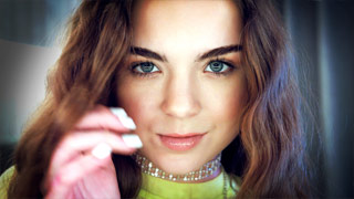 La adolescente Megan Marx le da fácil acceso con calzones rotos