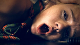 La colegiala traviesa Tiffany Watson castigada a coger