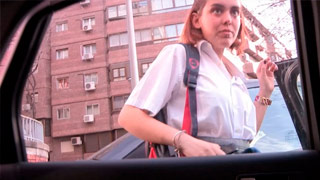 Dena, de 19 años, quiere independizarse. ¡Que chinguen a su madre, papás! Ahora tengo lana